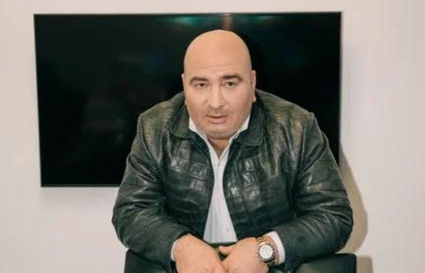 Обстоятельным политическим гидом по событиям в 2011–2013 годах сделал роман «Золотые пилигримы» Остап Стужев 