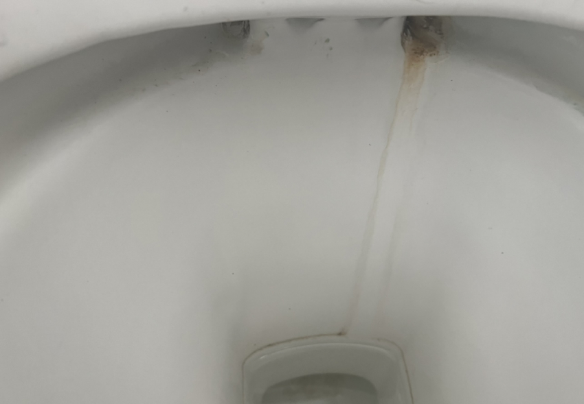 Как убрать желтый налет с унитаза и раковины: простой и быстрый способ