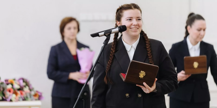 Начался прием заявок на получение знака отличия «Волонтер Москвы» 