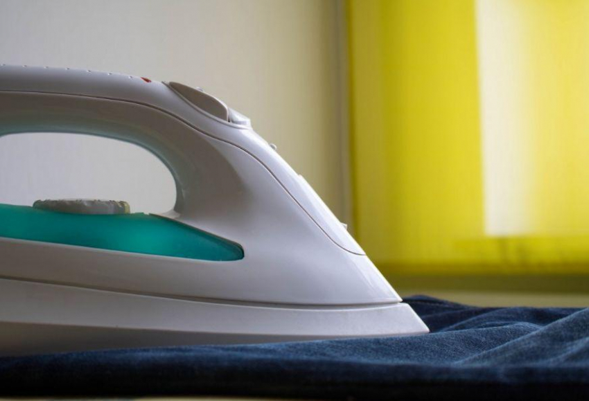 Во Франции мужчина жестко избил многодетную мать и обжог ей лицо утюгом