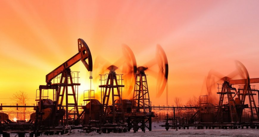 Нефть теряет в цене в ожидании заявлений ФРС о ключевой ставке