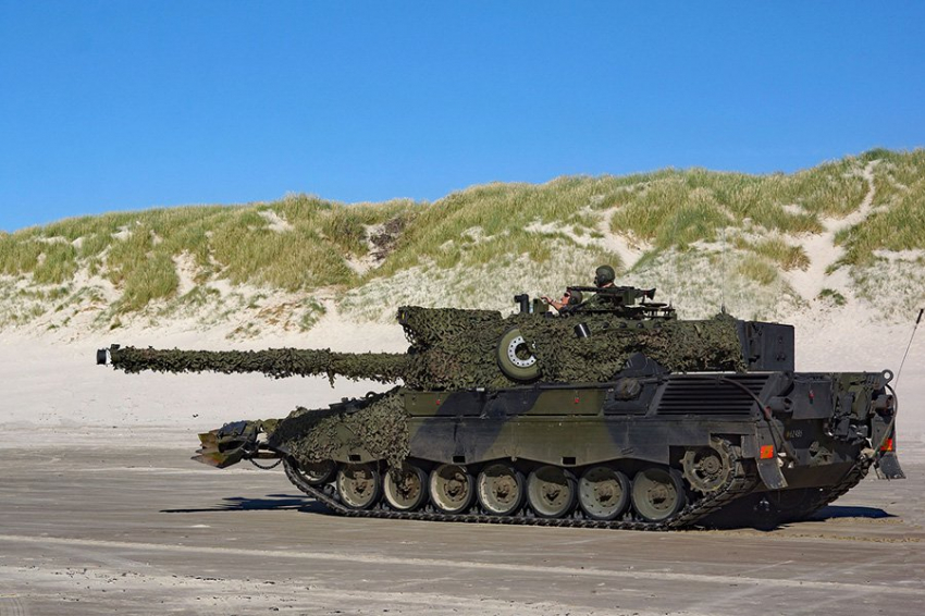 Российские военные уничтожили танк Leopard с немецким экипажем 