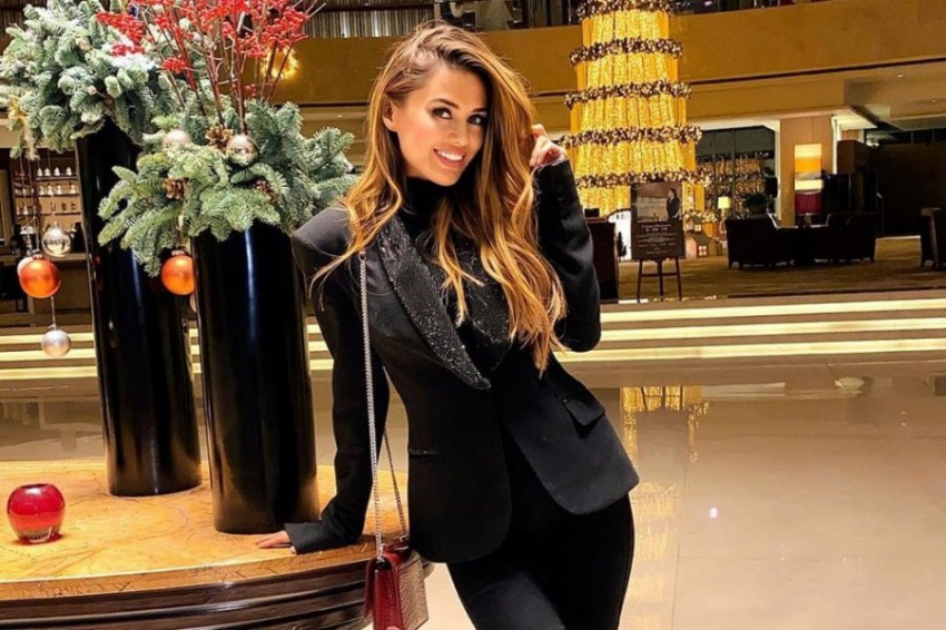 Глаза красные и узкие, веки опухшие: жуткое фото Виктории Бони