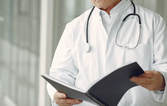 Инфекционист Тимаков рассказал о безопасности прививки от гриппа