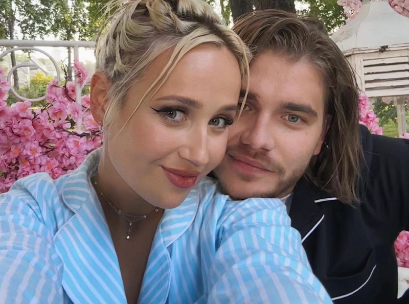 Александр Поверин одержал победу в битве за сердце Клавы Коки