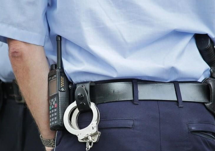 В Петербурге 72-летний пенсионер домогался в автобусе 12-летней школьницы