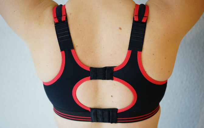 Маммолог Савенко рассказал о последствиях отказа от бюстгальтера