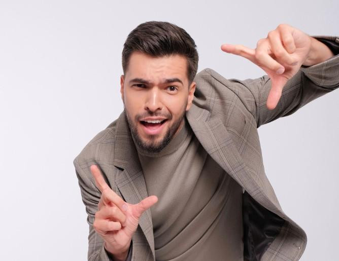 Ведущий НТВ Вячеслав Макаров хочет увидеть в шоу «Маска» Полину Гагарину и Нюшу