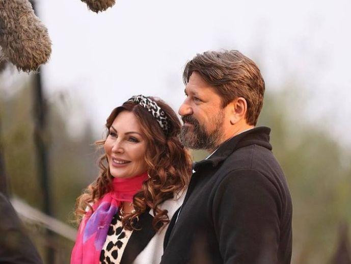 Звезда «Счастливы вместе» Наталья Бочкарева бегает от собак на съемках «Букиных»