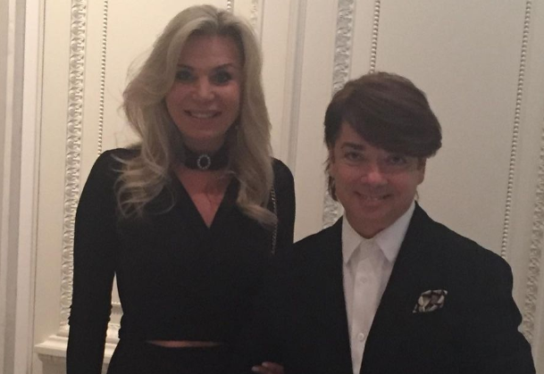 Дочь и жена Юдашкина почтили память модельера: «Думаем о тебе»