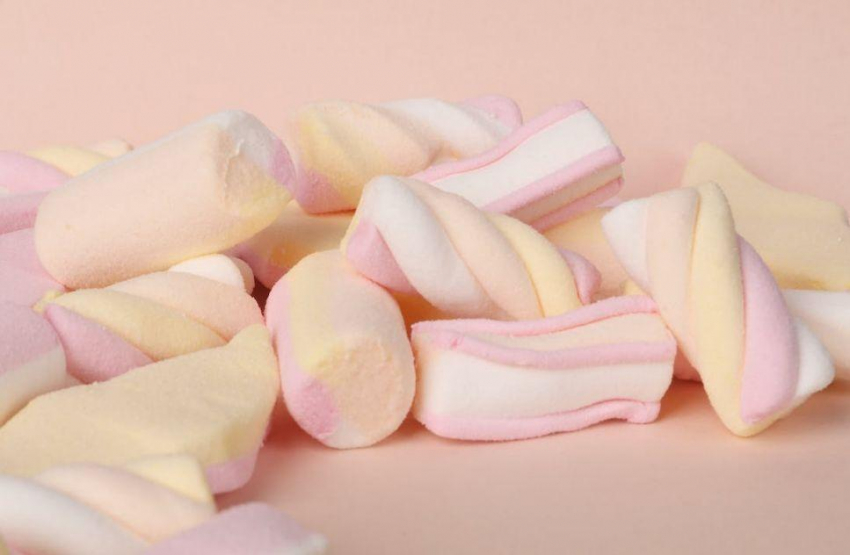 Жительница Великобритании умерла во время шуточного конкурса поедания маршмелллоу