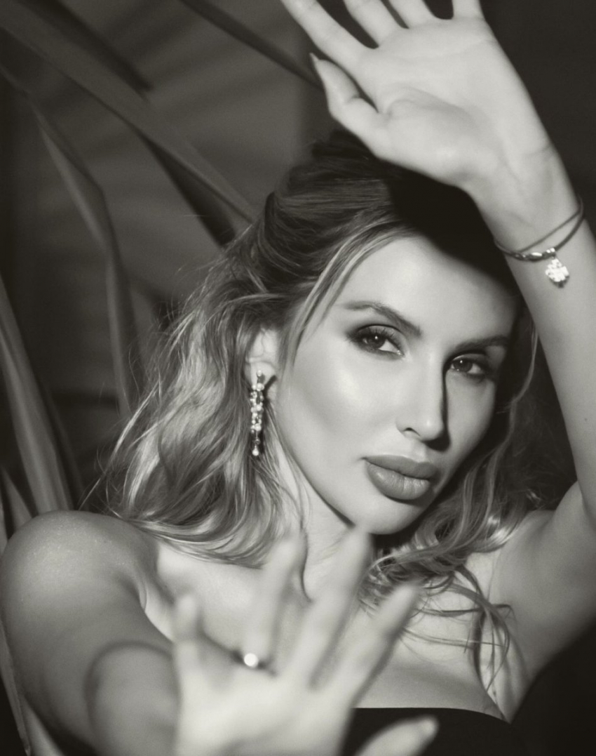 Певица из Украины Светлана Лобода спела на русском корпоративе в Дубае