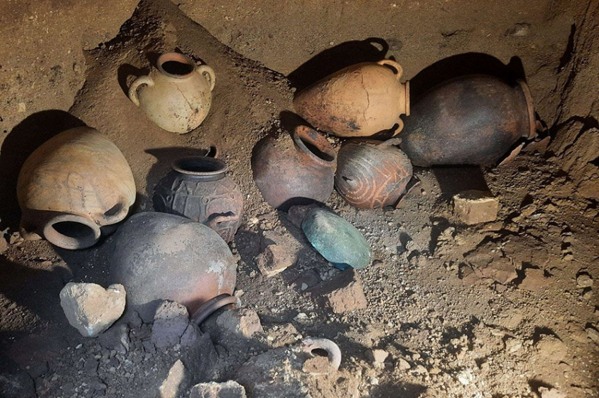 В Италии открыли неповрежденную двухкамерную этрусскую гробницу