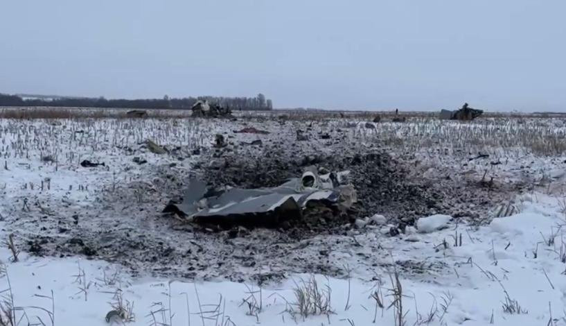 Боевой дед мороз. Сериал след амелина. Игра на выживание 2020 вика. След дед отморозок. Дед мороз в кино.