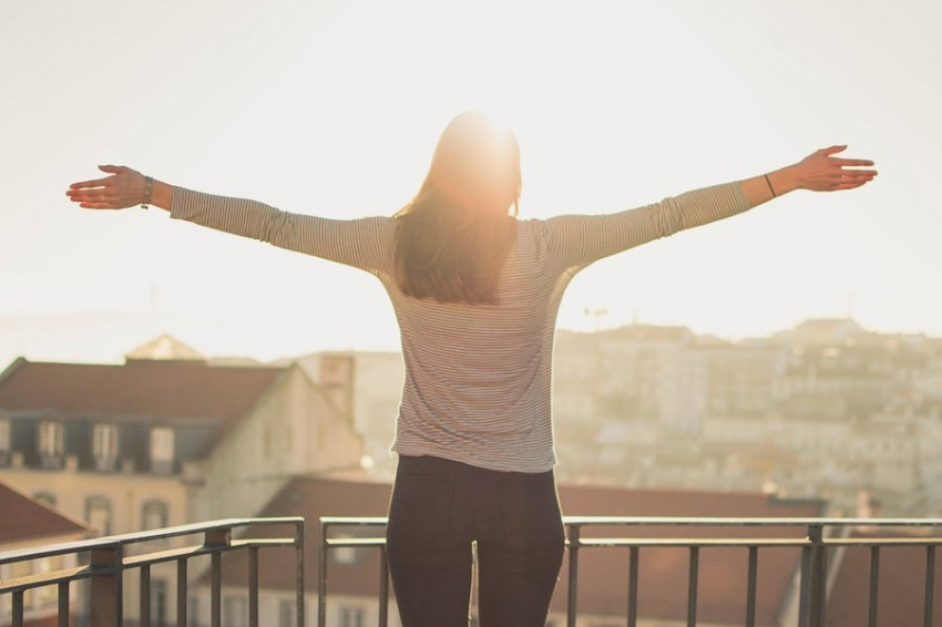 Ученые изучили, отчего люди-жаворонки легко просыпаются по утрам