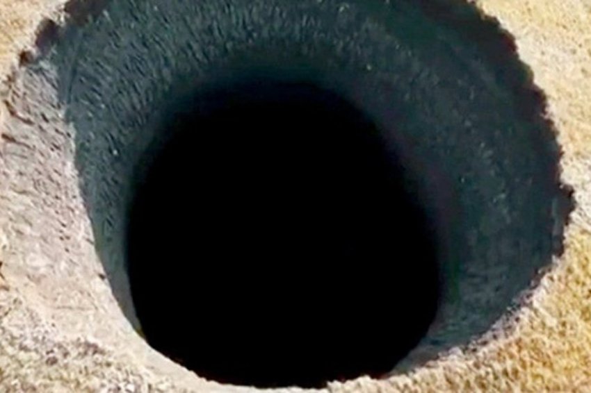 Ученые предложили новое объяснение загадочным гигантским кратерам в Сибири