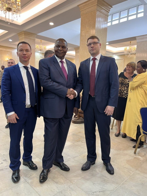 Рюрик прорубает единое окно в Африку