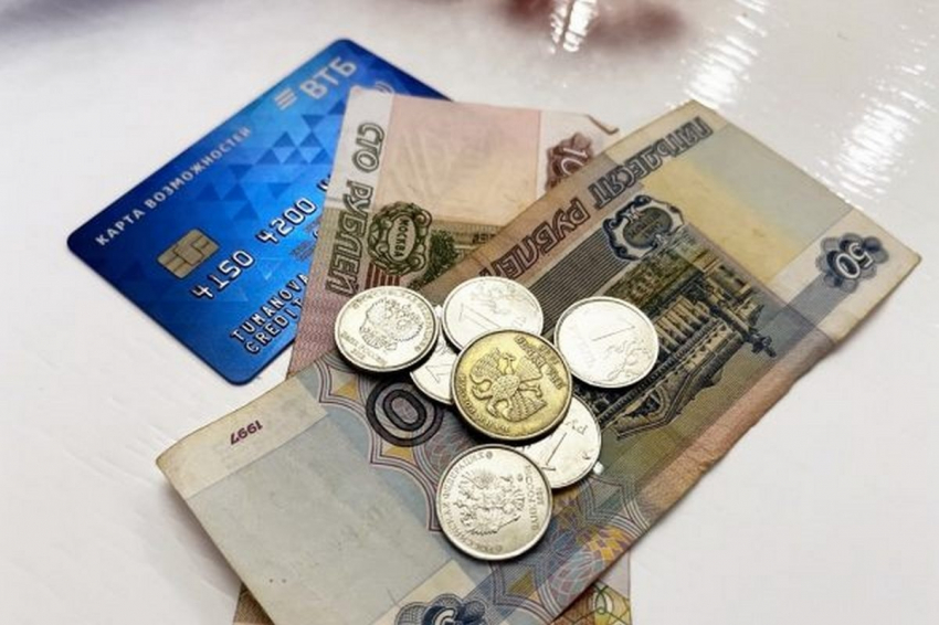 Россиянам решили выдать по 12 000 рублей от СФР в марте. Известна дата прихода денег на карту