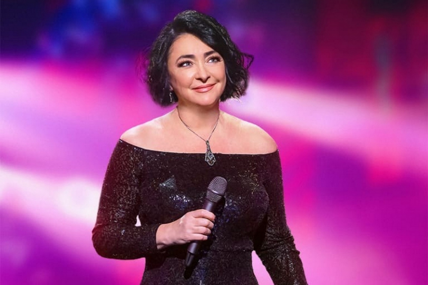 С Лолитой Милявской случилась новая напасть: у нее начался сильный отёк лица