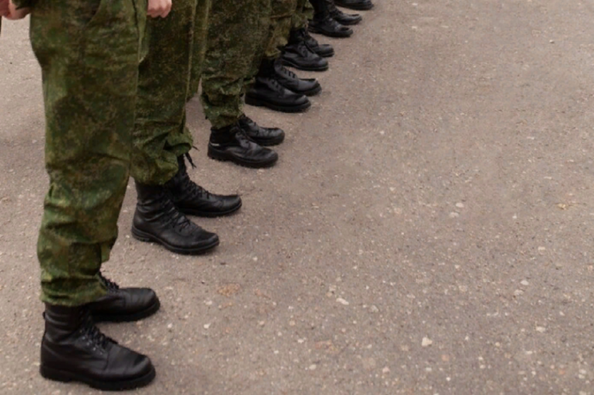 Электронные повестки отправят срочникам уже в весенний призыв с 1 апреля 2024 — когда повестка считается врученной
