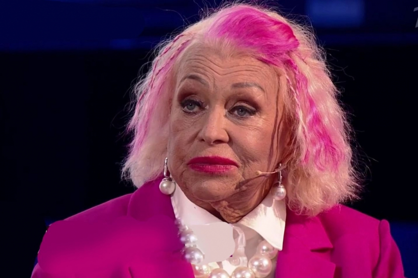 «Маразм»: Актриса Поргина провела разбор поведения пьяного Кологривого в новосибирском баре