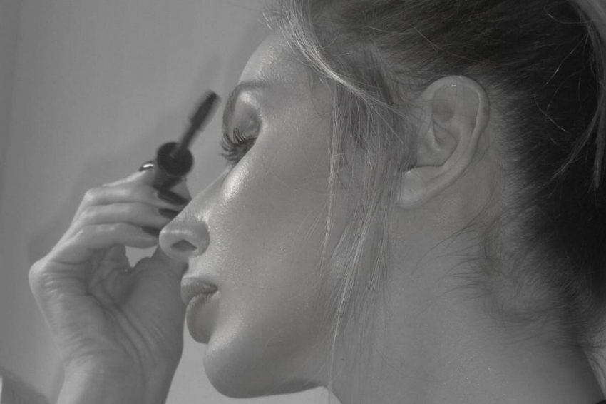 Украинская певица Лобода перекрасила волосы и снова провела концерт на русском языке