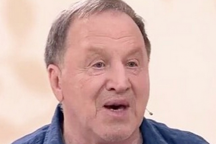 Актёр Стеклов рассказал, как чуть не погиб, плавая в гробу по Неве