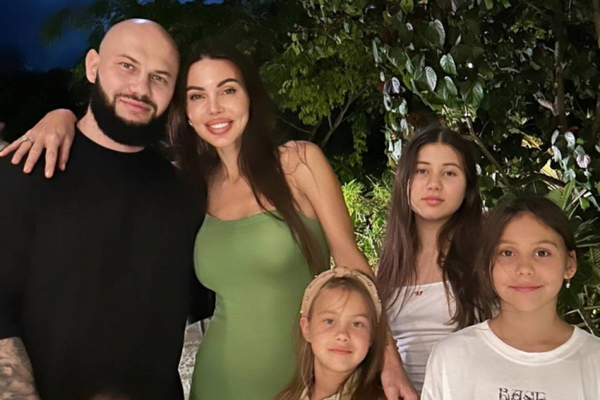 «Всех в детдом»: Самойлову раскритиковали за воспитание детей