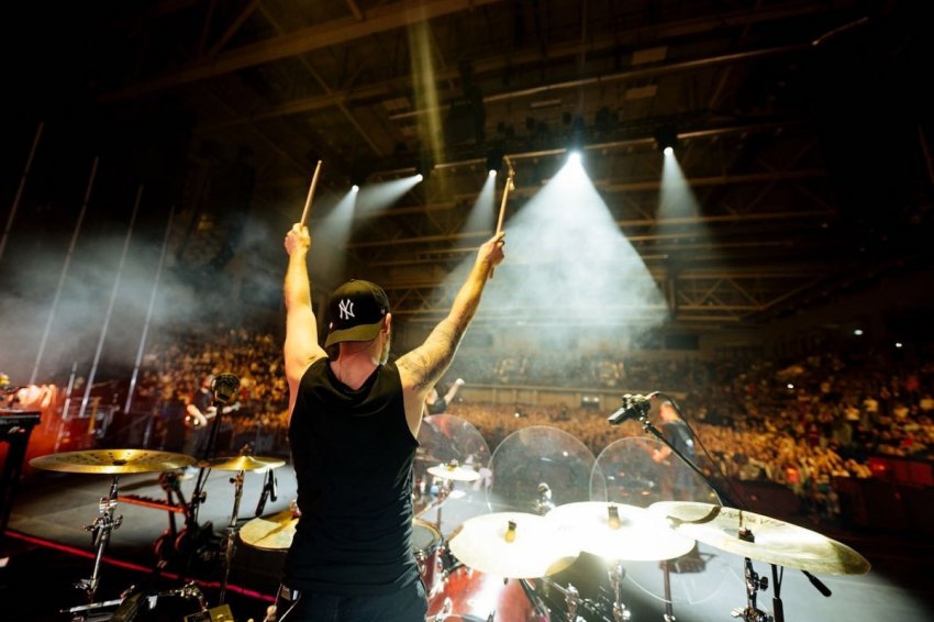 Тюменцы оказались в жуткой давке на выступлении группы «Звери»