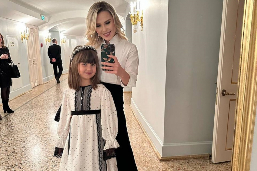 Пелагея сняла на видео дочь, рыдающую в аэропорту из-за подлого поступка отца