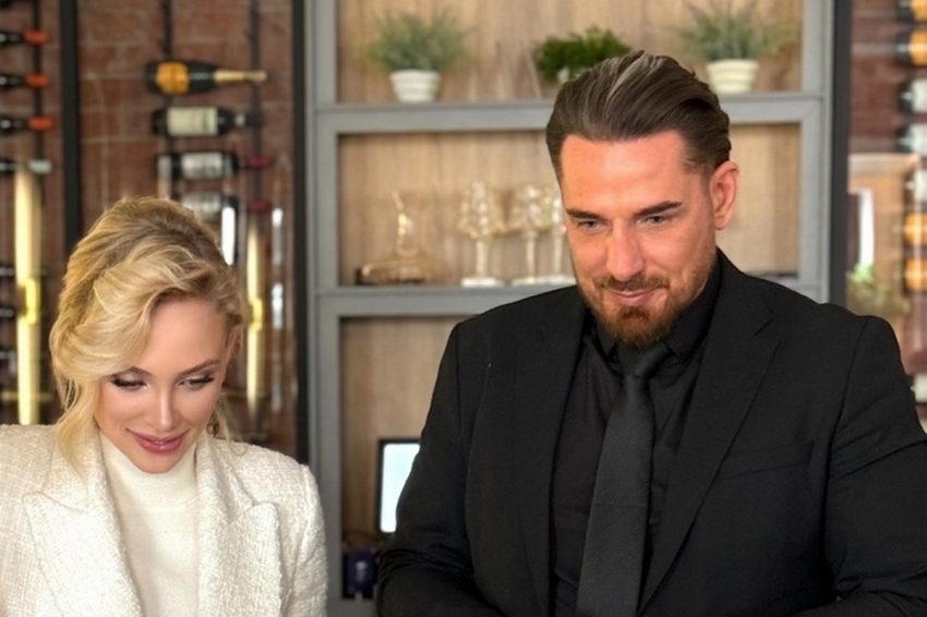 В узком кругу: Курбан Омаров поделился фотографиями свадебного застолья