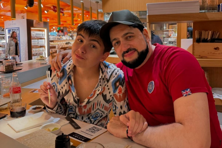 Юсиф Эйвазов после сообщения о разводе снял на видео досуг с сыном Анны Нетребко