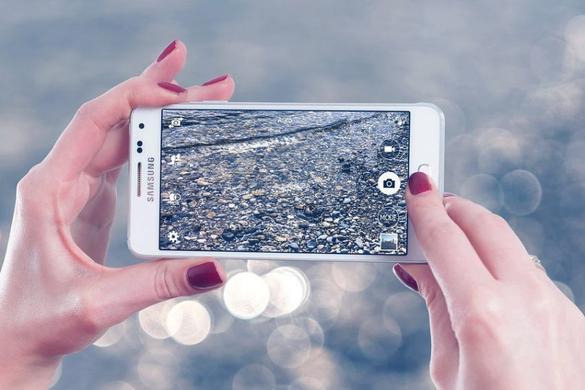 Ученые создали биоразлагаемые и перерабатываемые экраны смартфонов