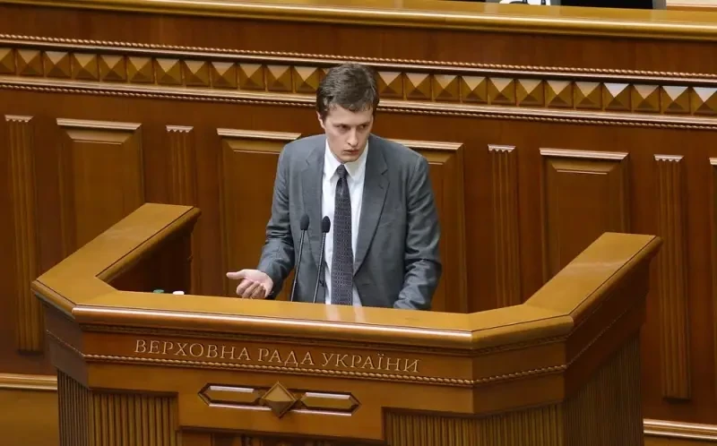 Сын Порошенко должен заплатить штраф за неявку в ТЦК для получения повестки