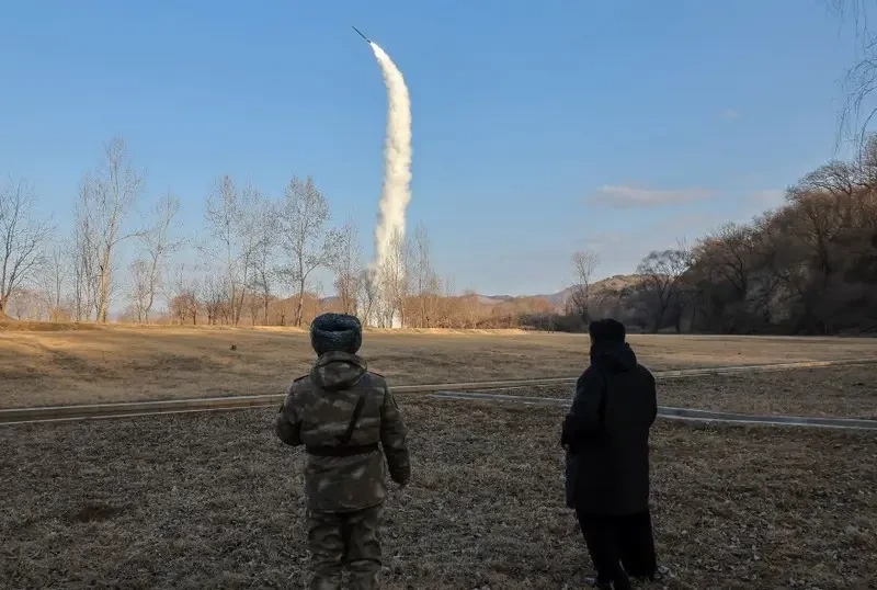 КНДР провела успешные испытания новой стратегической крылатой ракеты подводного базирования