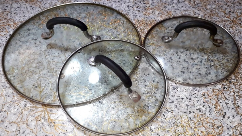 Вернуть стеклянным крышкам сияние: для чего их класть в пакет на 30 минут