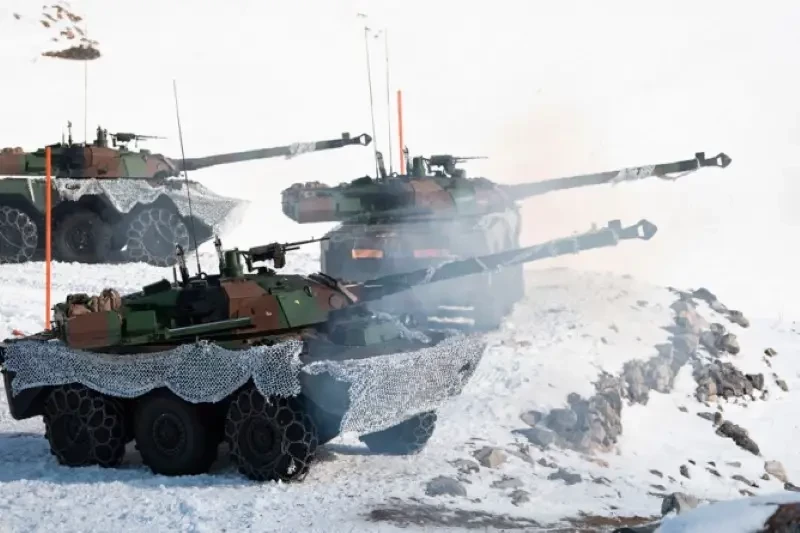 «В целях достижения прочного мира»: после встречи с Зеленским Макрон выделяет Киеву военную помощь на два миллиарда евро