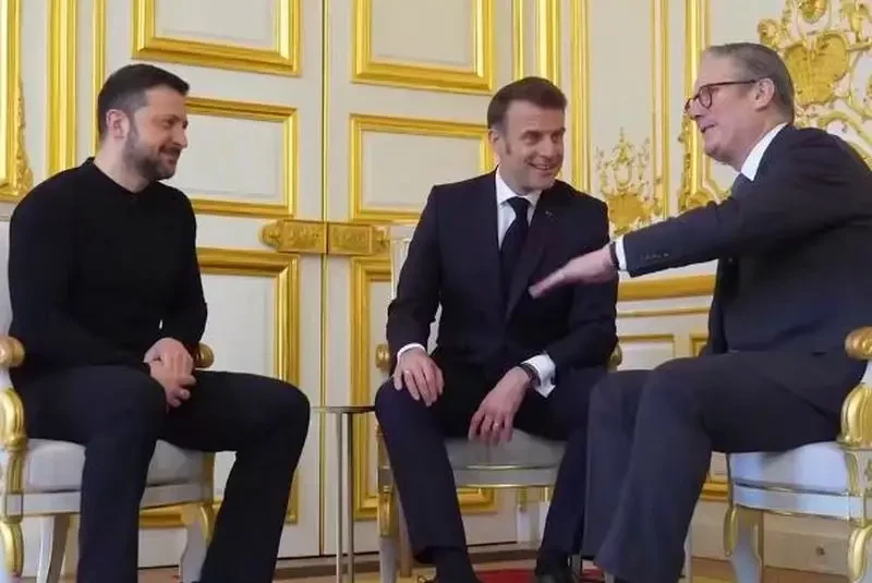 «Это чёткая позиция Украины»: Зеленский потребовал присутствия на мирных переговорах Макрона и Стармера