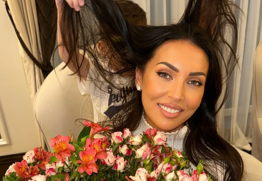 Алсу опубликовала редкое фото с восьмилетним сыном