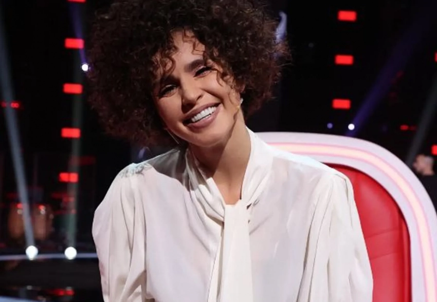 "Это как Рик Оуэнс на детской ёлке". В телеграме раскритиковали появление певицы Zivert на показе в Париже