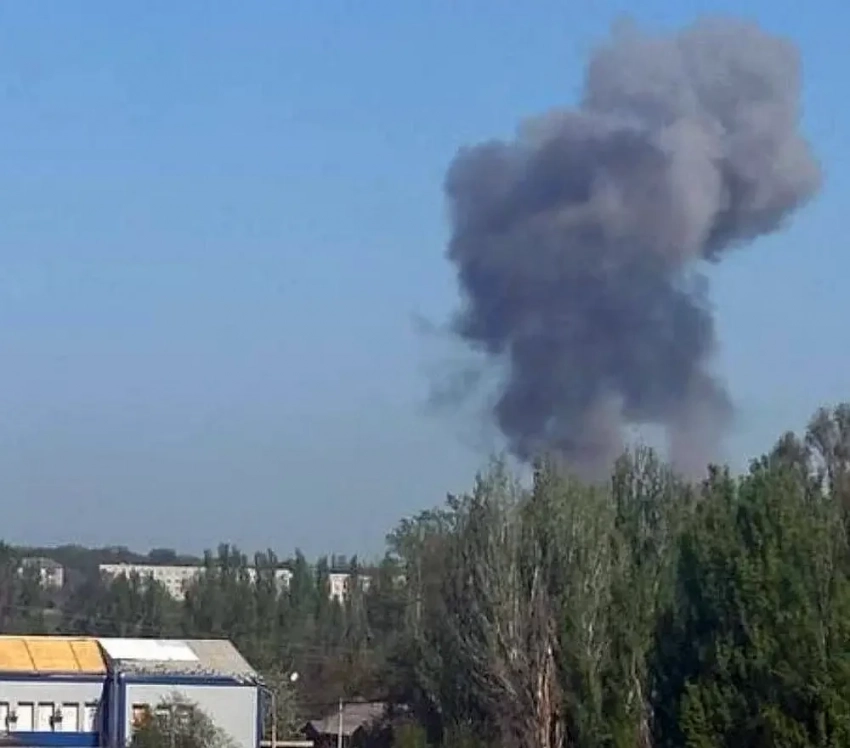 Теперь круглосуточно: сообщается о мощных взрывах в районе аэродрома в оккупированном ВСУ Славянске