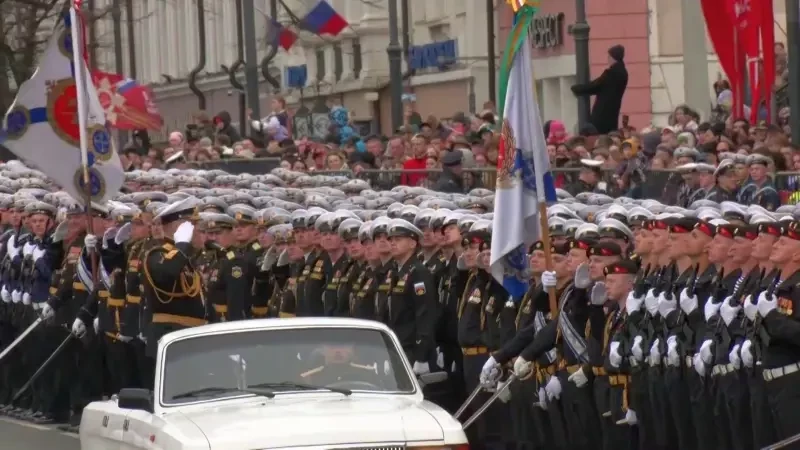 Нескончаемая волна: на востоке России прошли Парады в честь 80-летия Победы в Великой Отечественной войне
