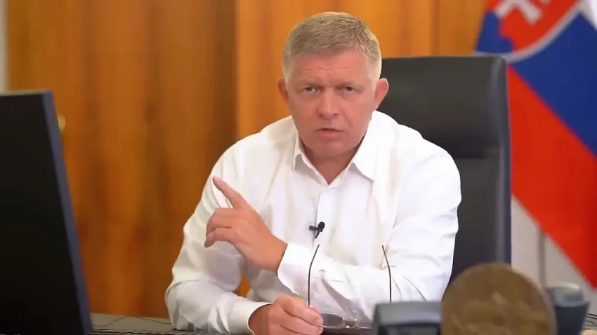 Теперь проблемы со здоровьем и у премьера Словакии: накануне 9 мая Фицо отменил рабочую программу