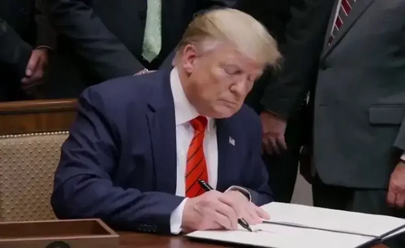 «Сделаем Ближний Восток снова великим!»: Трамп призвал Иран и Израиль остановиться и «заключить сделку»