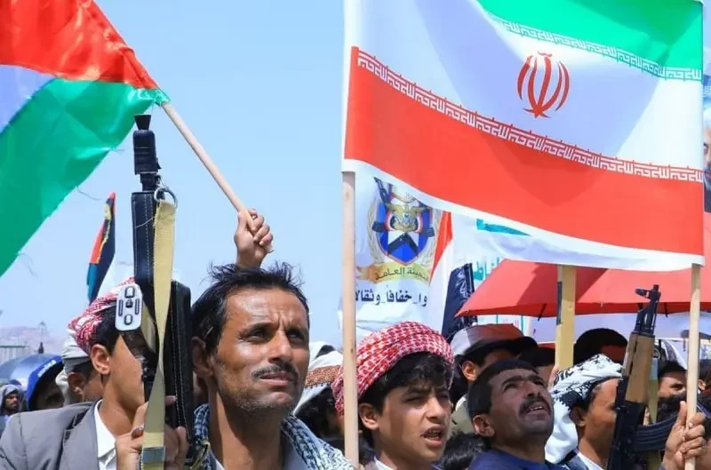 «Перемирие больше не действует»: Йеменские хуситы начинают боевые действия против кораблей и судов США в Красном море в ответ на атаку Ирана