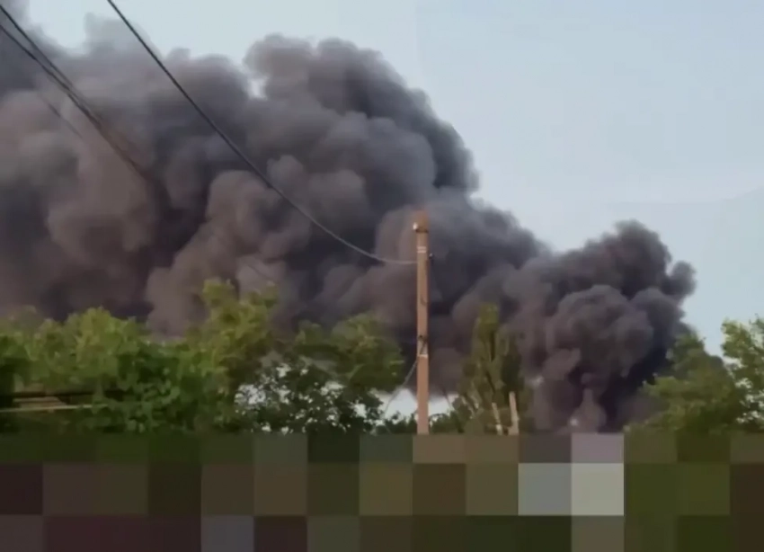 В Одессе и области - пожары в результате ударов по объектам военной логистики противника