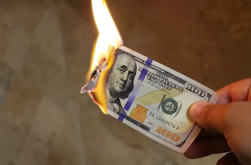 Индекс доллара США в первом полугодии 2025-го показал худшие результаты с 1973 года