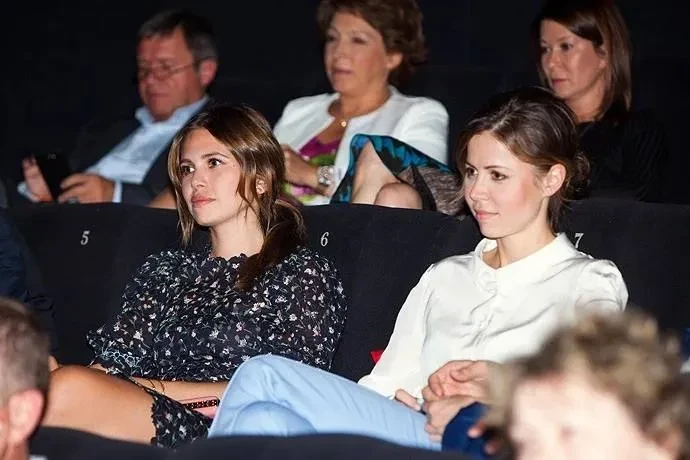 Сплетник выставлен на продажу