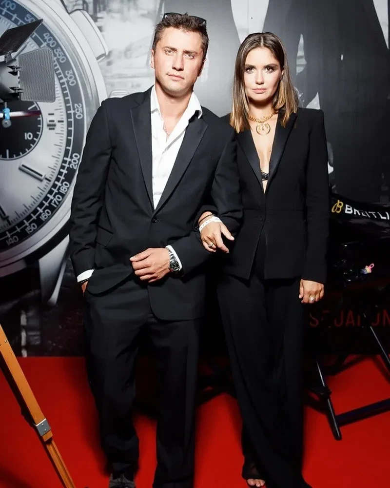 Агата Муцениеце родила третьего ребёнка