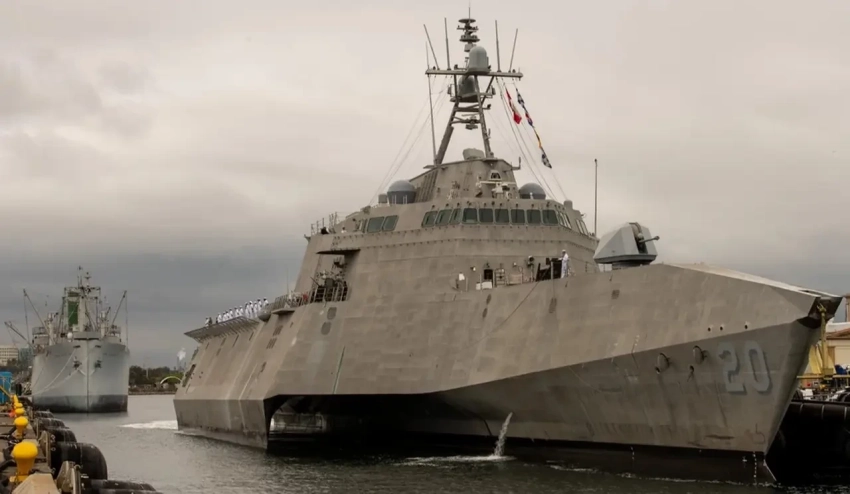 Рядом с вымпелом НОАК: боевой корабль ВМС США пришвартовался на базе Камбоджи